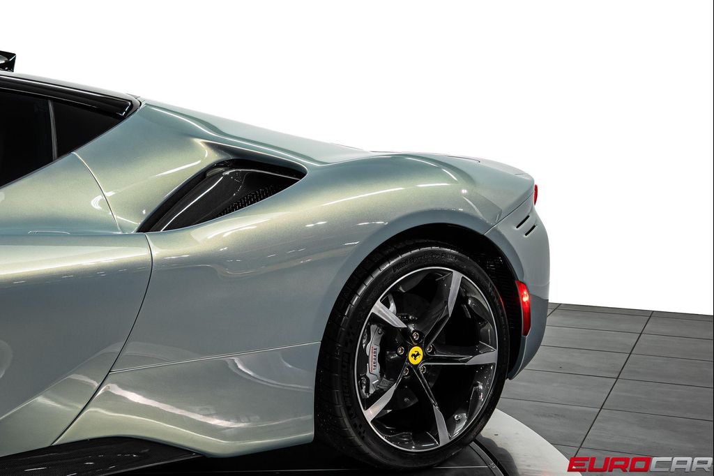 صورة 16 لـ 2022 Ferrari SF90 STRADALE BASE
