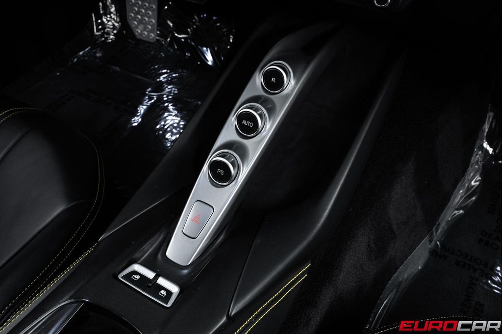 صورة مصغرة 34 لـ 2020 Ferrari 812 SUPERFAST BASE