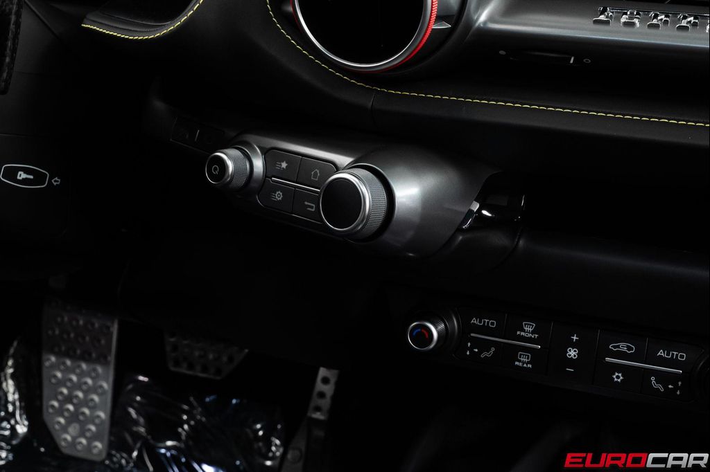 صورة مصغرة 33 لـ 2020 Ferrari 812 SUPERFAST BASE