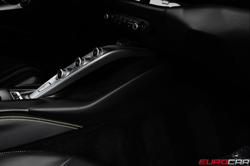 صورة مصغرة 38 لـ 2020 Ferrari 812 SUPERFAST BASE