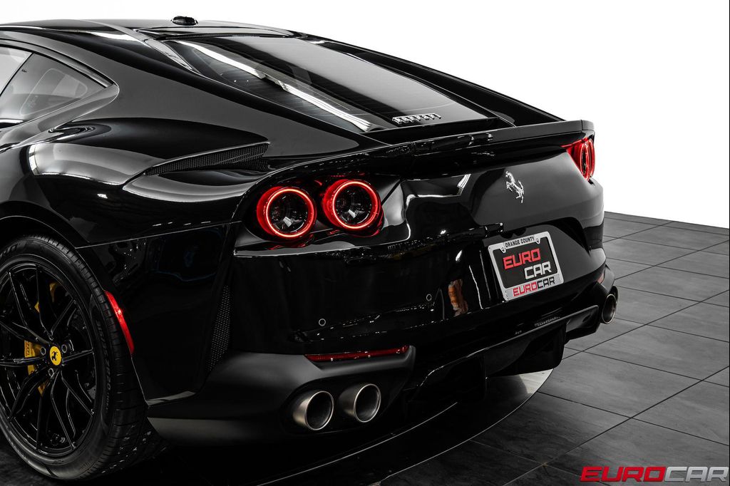 صورة مصغرة 17 لـ 2020 Ferrari 812 SUPERFAST BASE