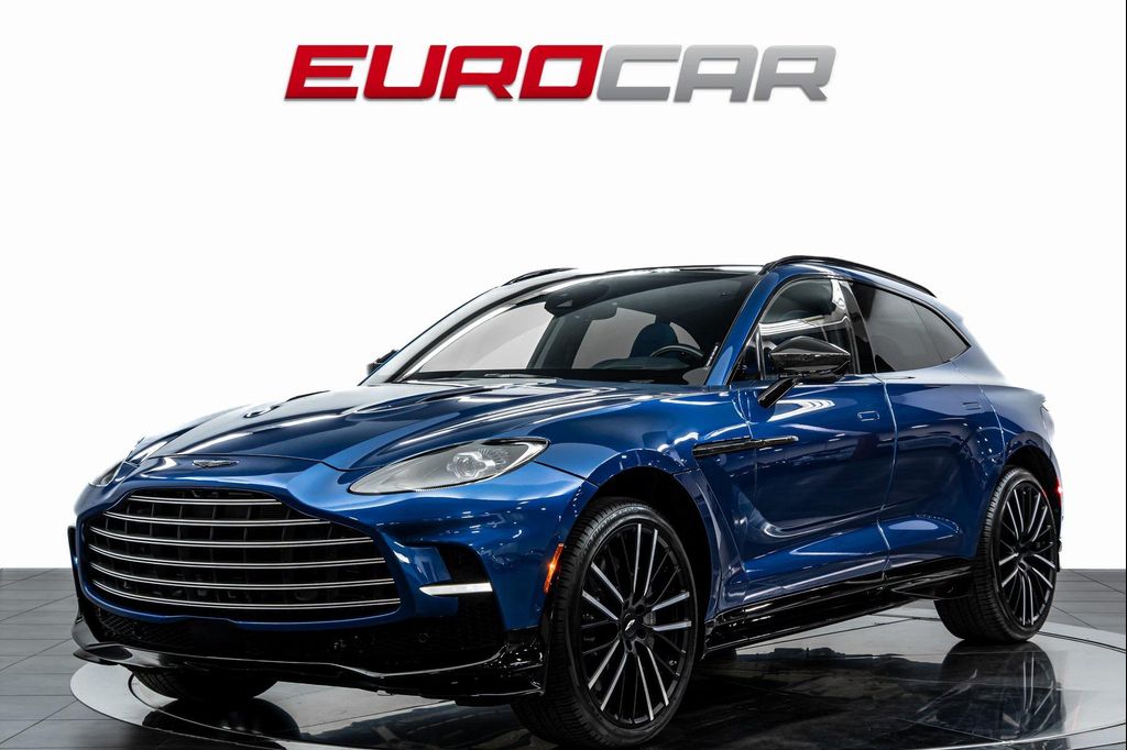 2023 Aston Martin DBX