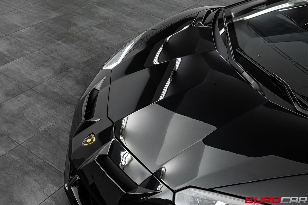 2021 Lamborghini AVENTADOR SVJ ROADSTER 照片 12