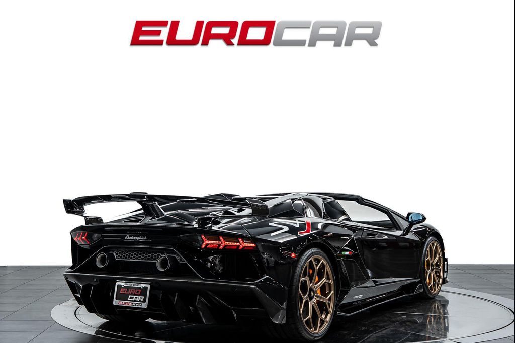 2021 Lamborghini AVENTADOR SVJ ROADSTER 照片 6