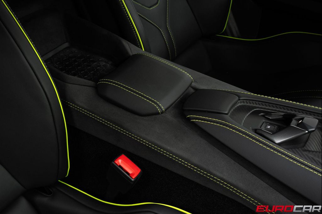 2025 Lamborghini REVUELTO BASE 缩略图 40