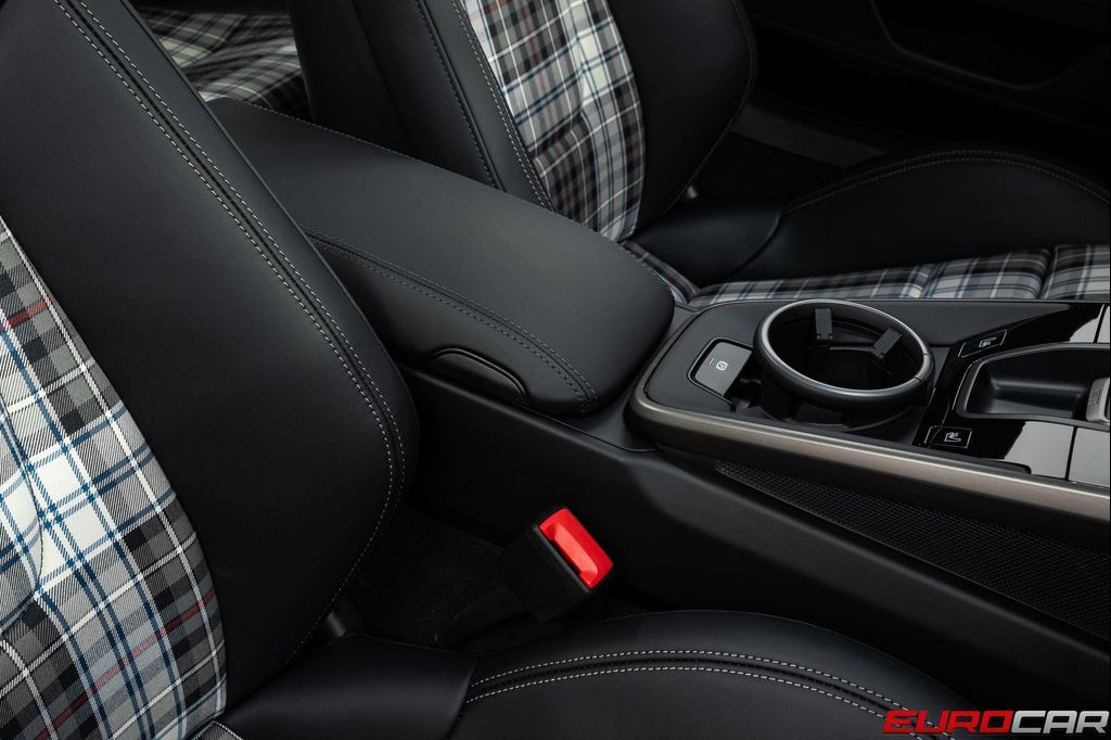 صورة مصغرة 41 لـ 2025 Porsche 911 TURBO
