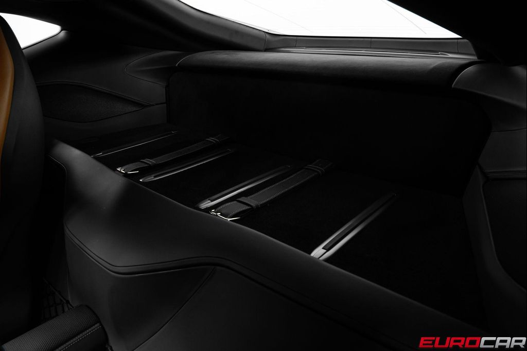 صورة 43 لـ 2020 Ferrari 812 SUPERFAST BASE