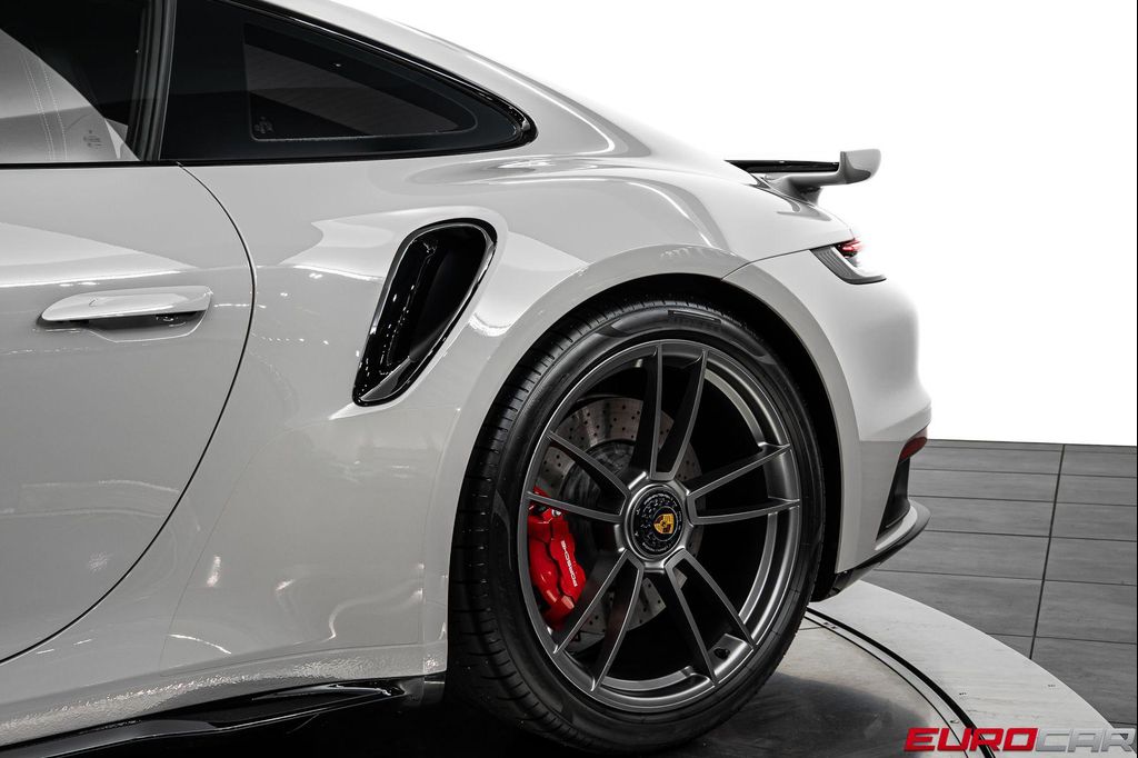 صورة مصغرة 18 لـ 2024 Porsche 911 TURBO
