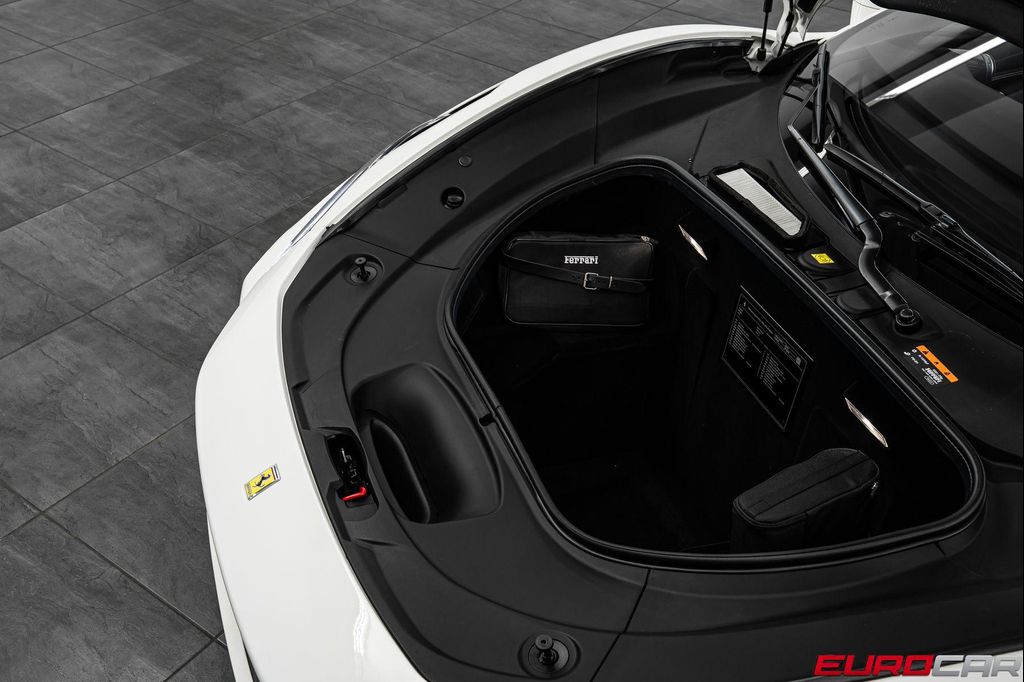صورة مصغرة 12 لـ 2022 Ferrari F8 SPIDER BASE