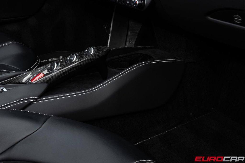 صورة مصغرة 38 لـ 2022 Ferrari F8 SPIDER BASE