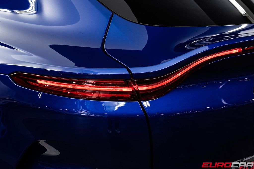 2023 Aston Martin DBX 707 — миниатюра 19