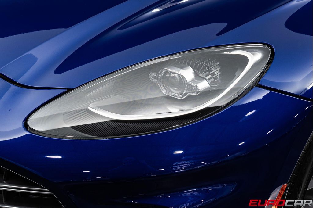 صورة 10 لـ 2023 Aston Martin DBX 707