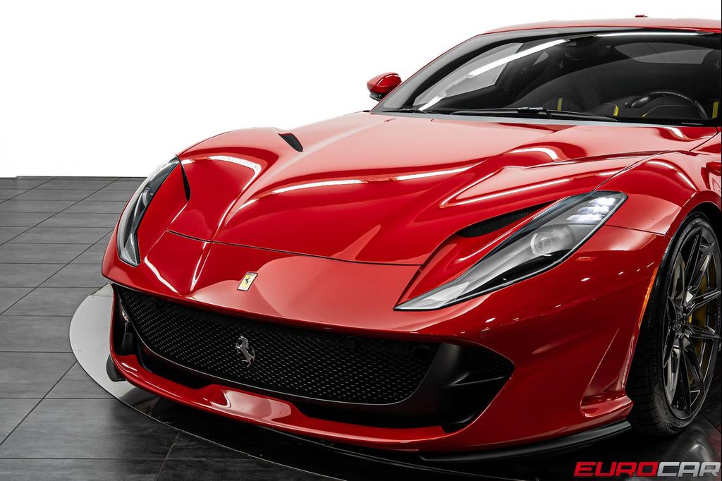 2021 Ferrari 812 SUPERFAST BASE — миниатюра 13