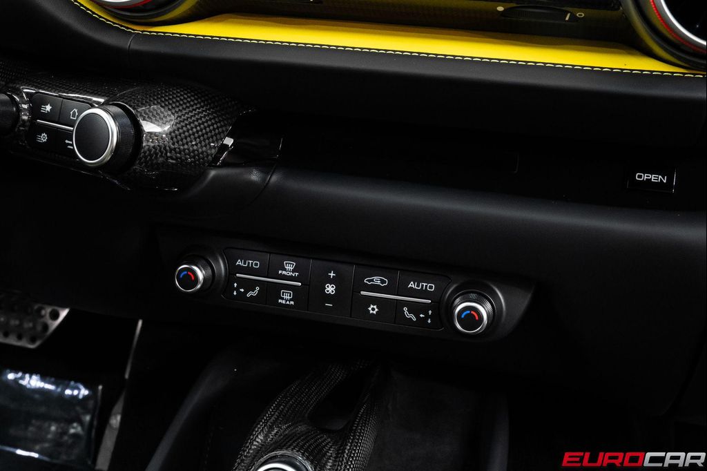 2021 Ferrari 812 SUPERFAST BASE — миниатюра 31