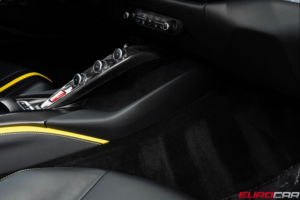 2021 Ferrari 812 SUPERFAST BASE — миниатюра 38