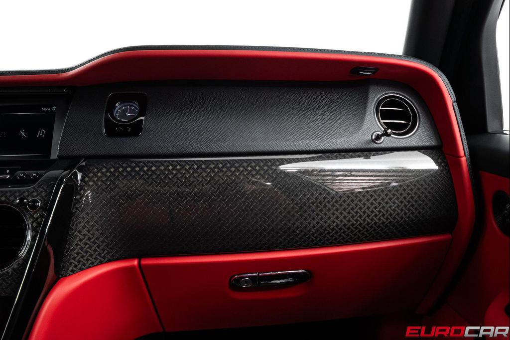 2022 ROLLS-ROYCE CULLINAN BLACK BADGE — миниатюра 32