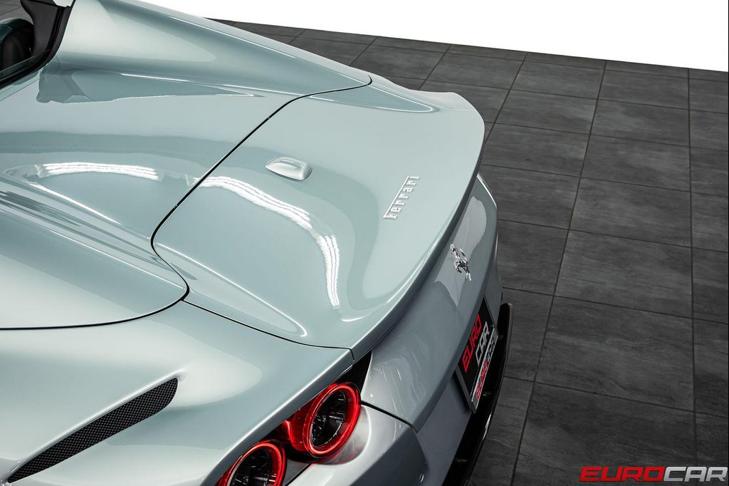 2022 Ferrari 812 GTS BASE — миниатюра 23