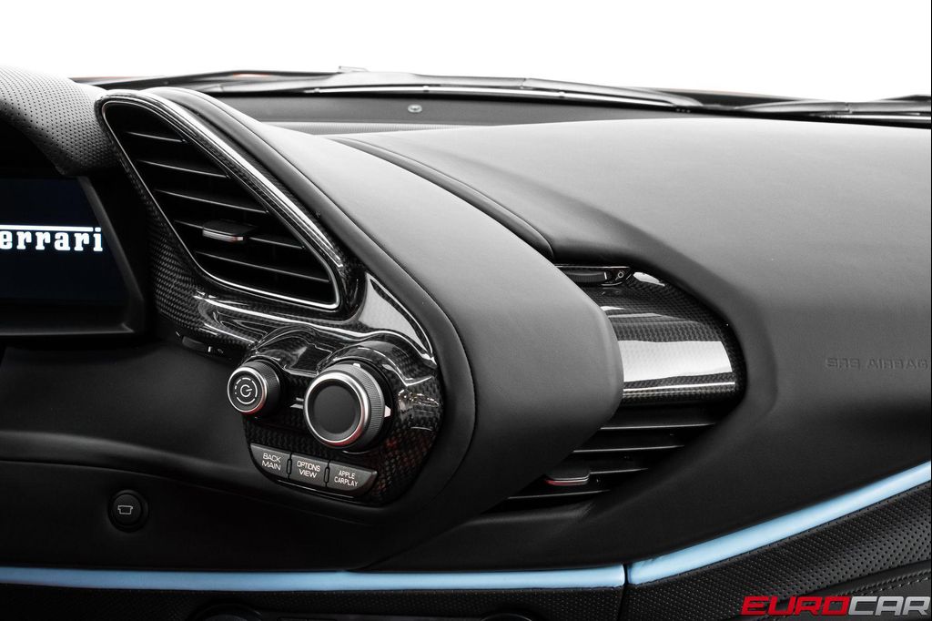 صورة مصغرة 39 لـ 2020 Ferrari 488 PISTA BASE