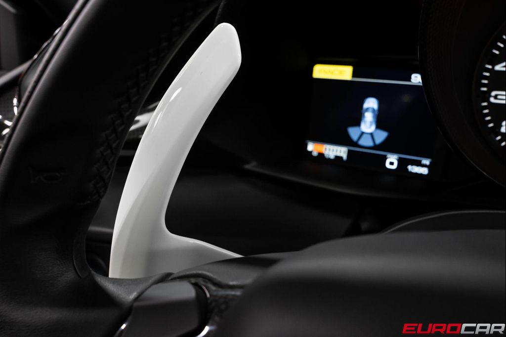 صورة مصغرة 37 لـ 2020 Ferrari 488 PISTA BASE