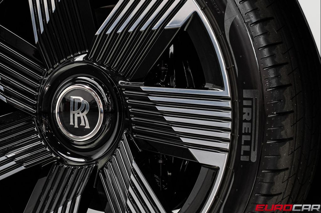 2024 ROLLS-ROYCE SPECTRE — миниатюра 22