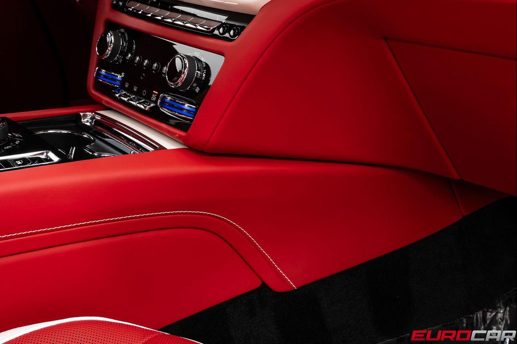 2024 ROLLS-ROYCE SPECTRE — миниатюра 34