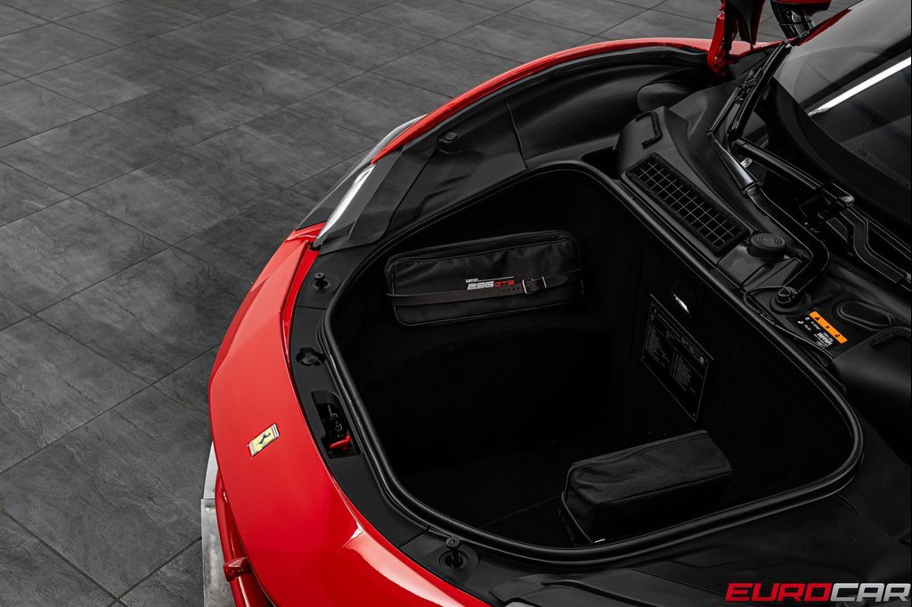 2022 Ferrari 296 GTB BASE 缩略图 10