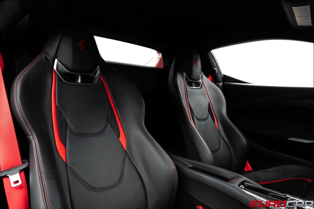 2022 Ferrari 296 GTB BASE 缩略图 37