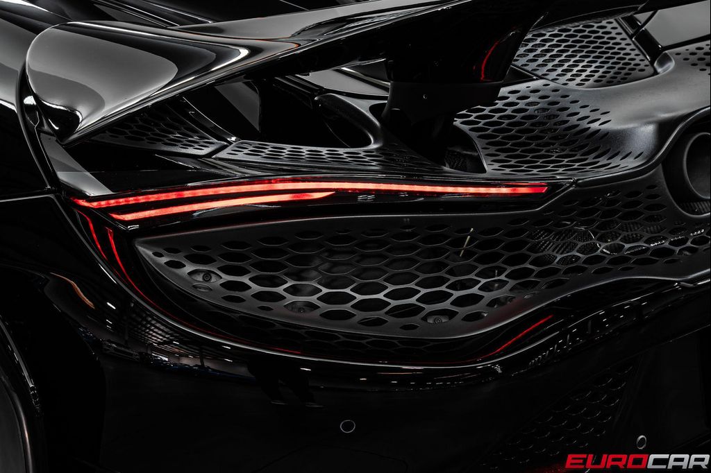صورة مصغرة 23 لـ 2022 Mclaren 765LT SPIDER