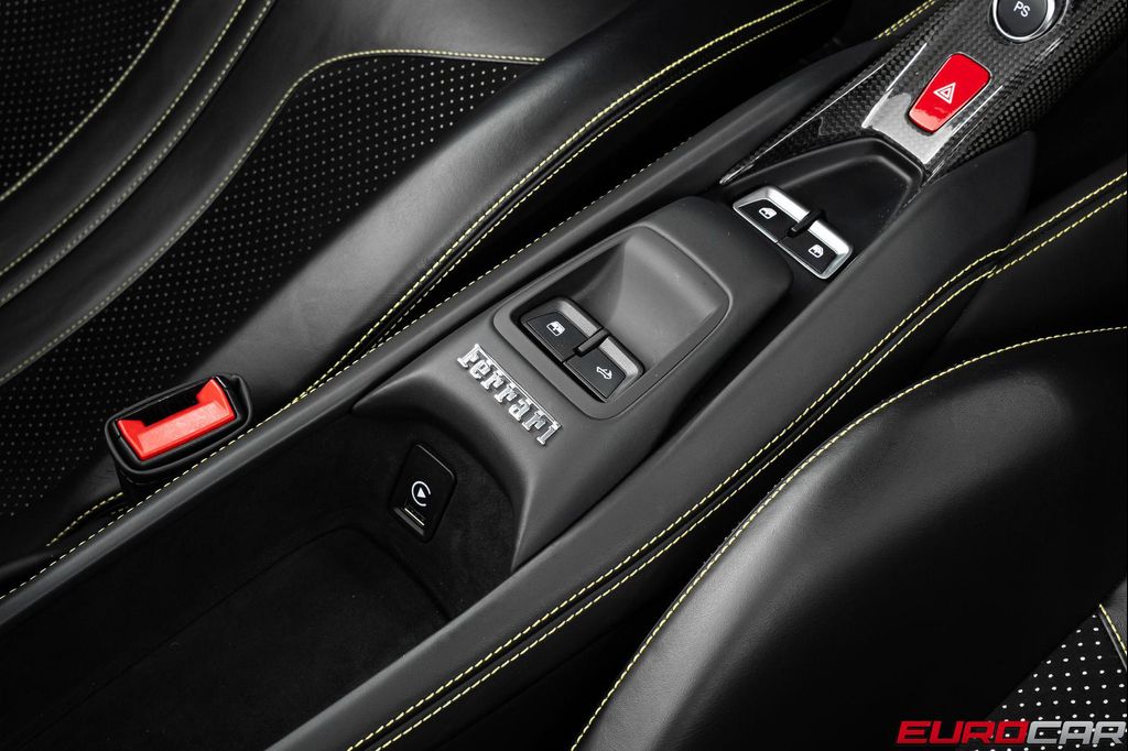 صورة مصغرة 38 لـ 2022 Ferrari F8 SPIDER BASE