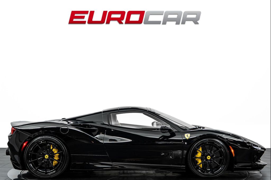 صورة 7 لـ 2022 Ferrari F8 SPIDER BASE
