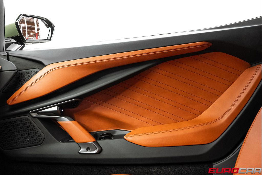 2025 Lamborghini REVUELTO BASE — миниатюра 32
