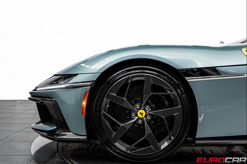 صورة مصغرة 14 لـ 2025 Ferrari 12CILINDRI BASE