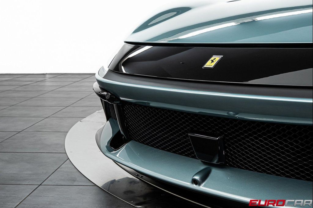 صورة 10 لـ 2025 Ferrari 12CILINDRI BASE