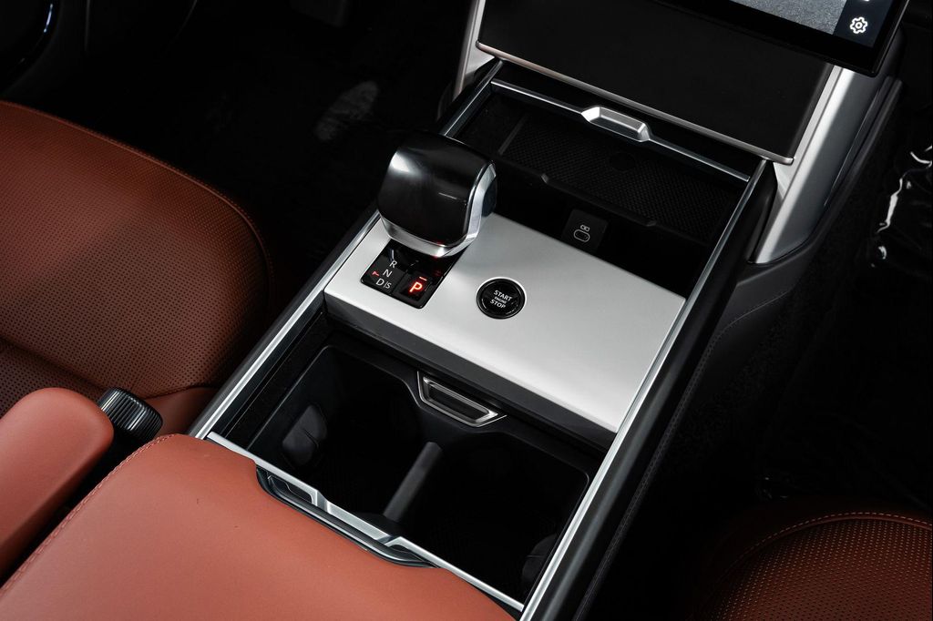 صورة مصغرة 30 لـ 2024 LAND Rover RANGE ROVER P615 SV