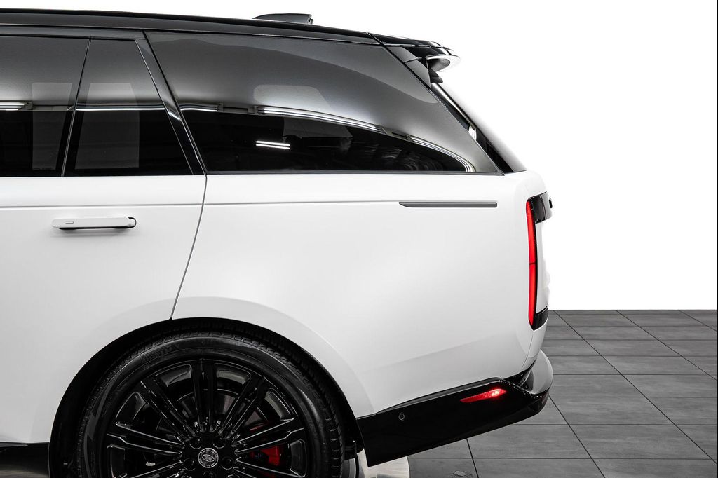 صورة مصغرة 14 لـ 2024 LAND Rover RANGE ROVER P615 SV