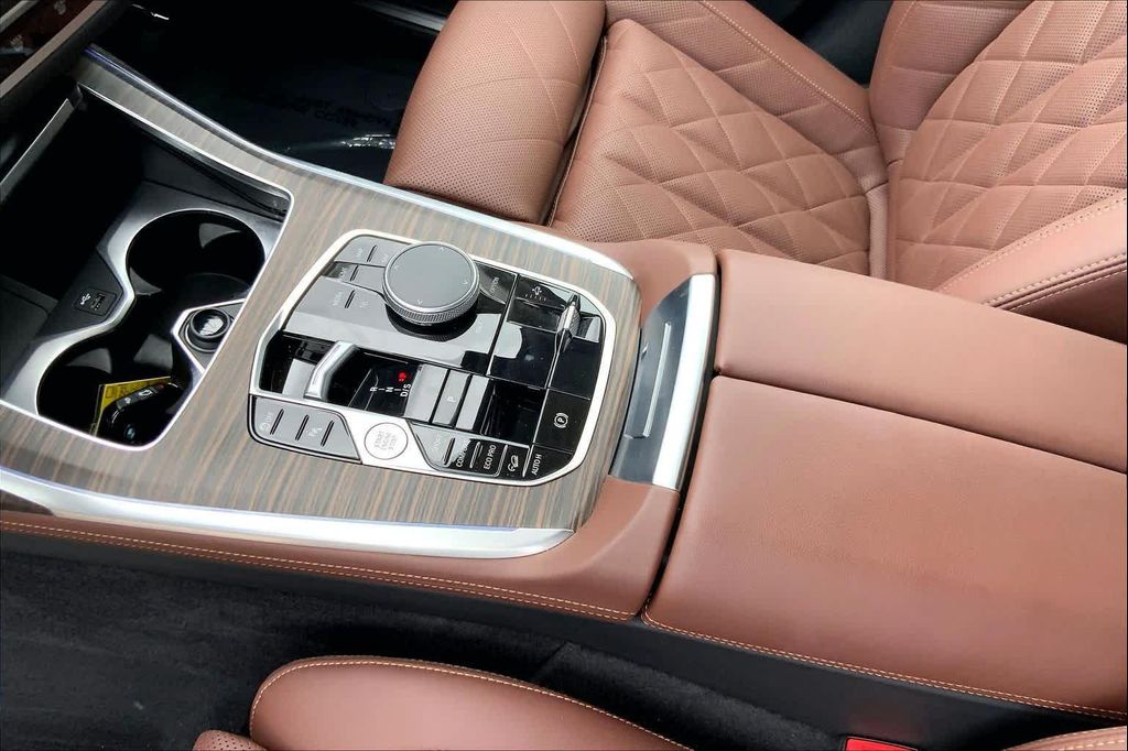 2024 BMW X7 XDRIVE40I 缩略图 17