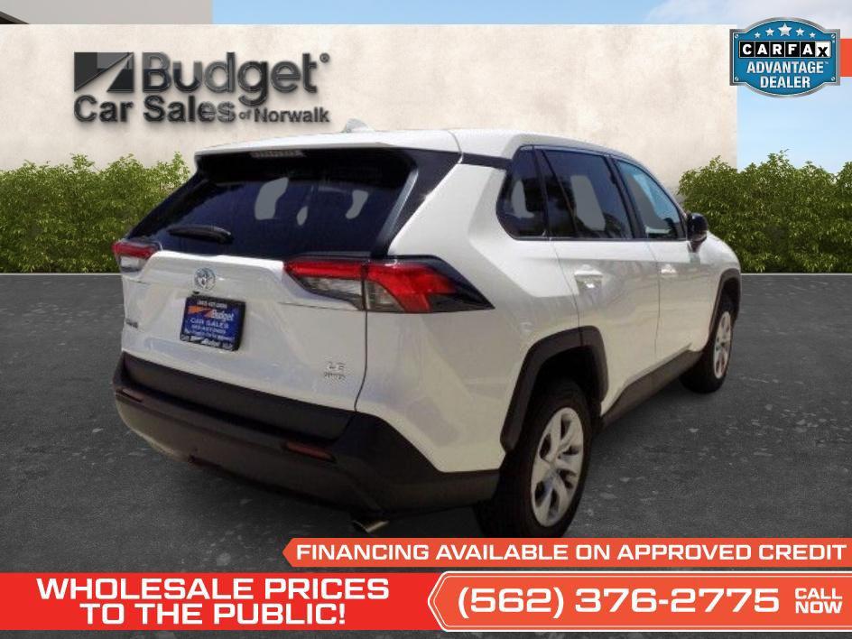 صورة 9 لـ 2025 Toyota RAV4 LE