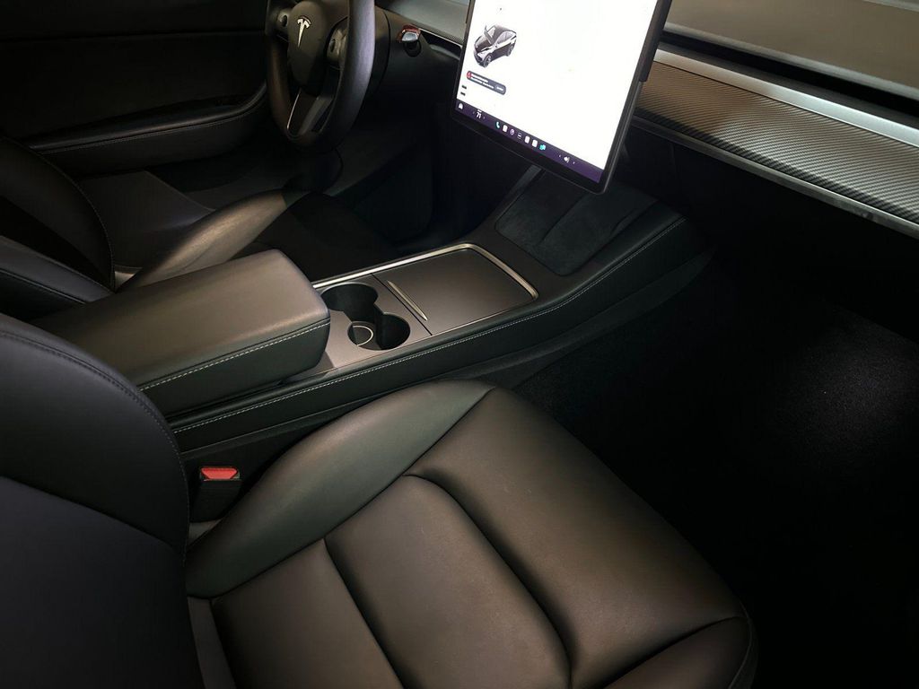 صورة مصغرة 15 لـ 2021 Tesla MODEL Y LONG RANGE DUAL MOTOR ALL-WHEEL DRIVE