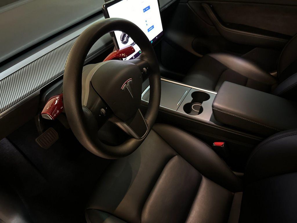 TESLA MODEL Y LONG RANGE DUAL MOTOR ALL-WHEEL DRIVE - 9