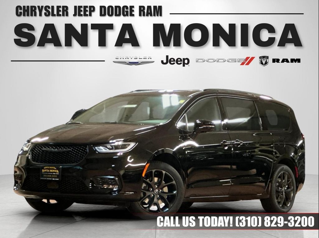 New 2026 Chrysler Pacifica Limited