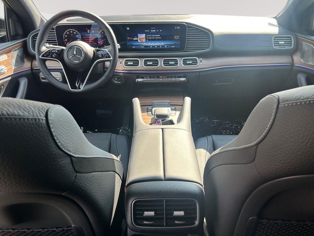 2026 Mercedes-BENZ GLE — миниатюра 13