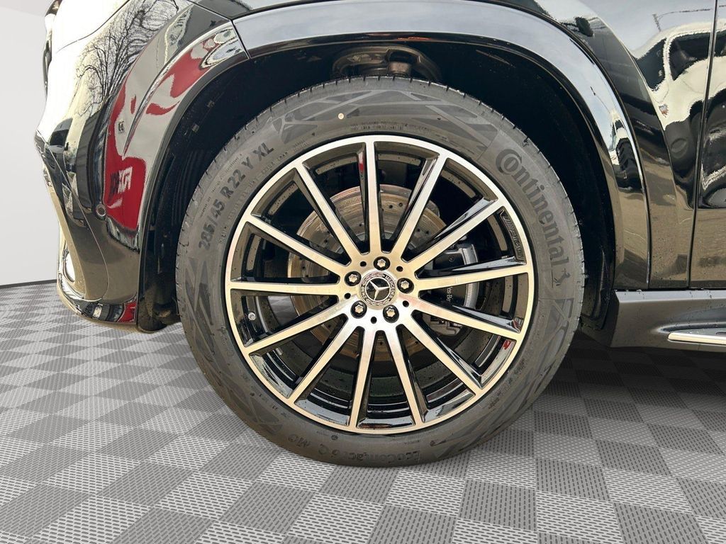 MERCEDES-BENZ GLS - 9