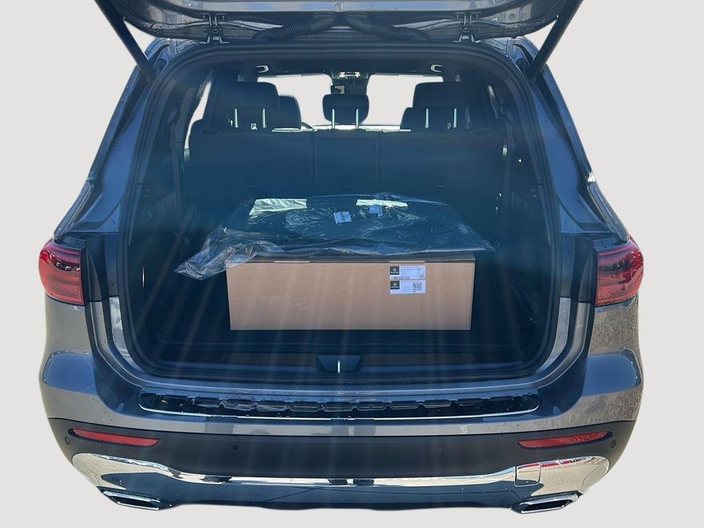 2026 Mercedes-BENZ GLB — миниатюра 28