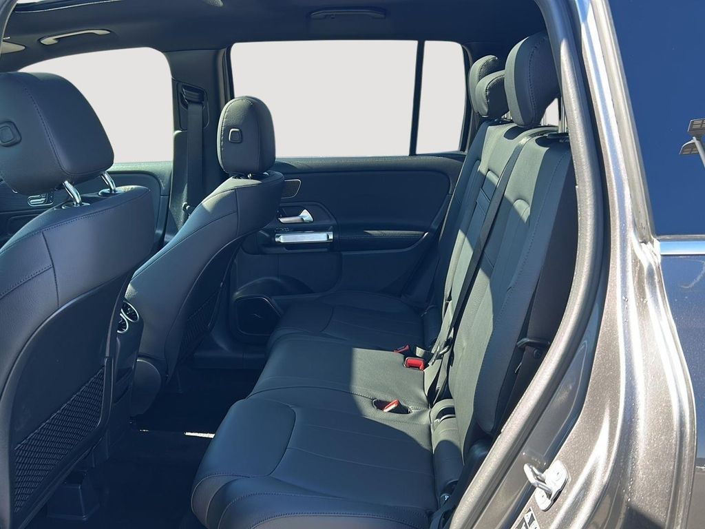 2026 Mercedes-BENZ GLB — миниатюра 26