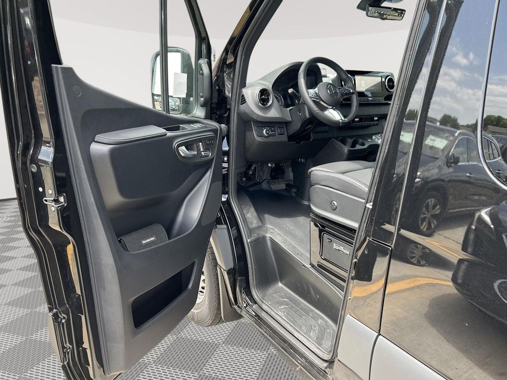 2026 Mercedes-BENZ OTHERS — миниатюра 11