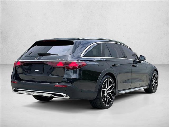 صورة 2 لـ 2025 MERCEDES-BENZ E-CLASS