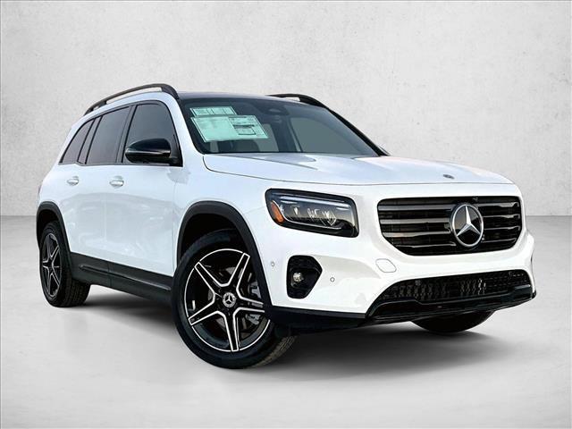 2026 Mercedes-BENZ GLB photo 2