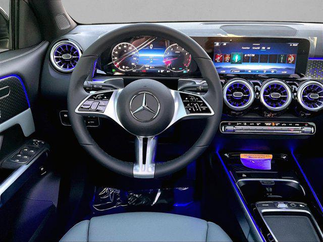 2026 Mercedes-BENZ GLB — миниатюра 18