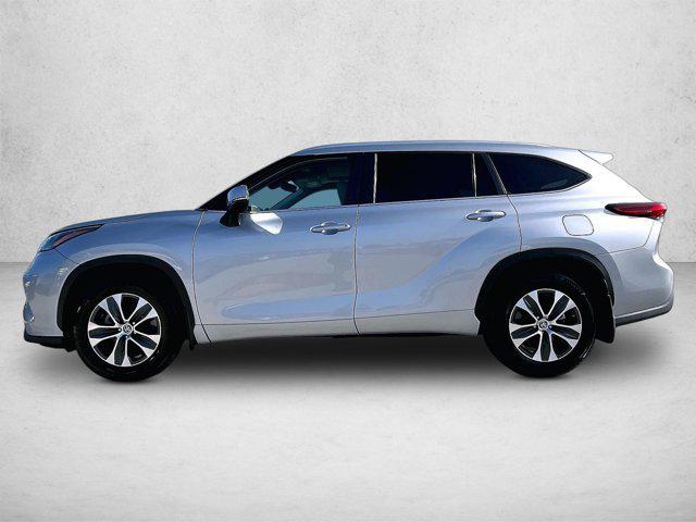 صورة 6 لـ 2023 Toyota HIGHLANDER XLE
