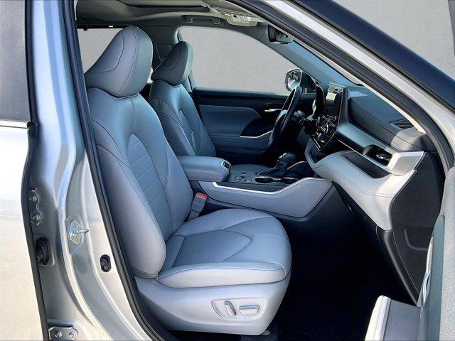 صورة 9 لـ 2023 Toyota HIGHLANDER XLE